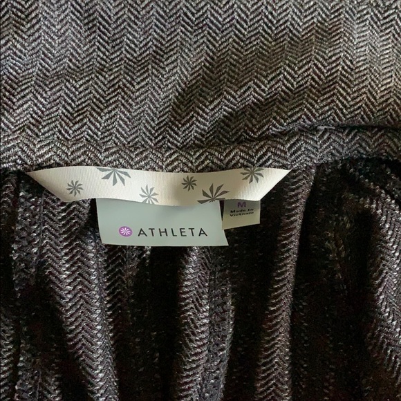 Zip up - Picture 3 of 4